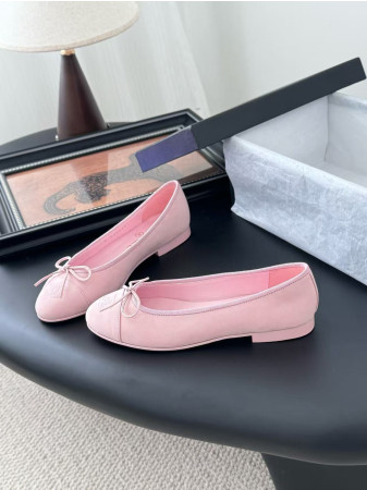 ua Ch*el ballet flats