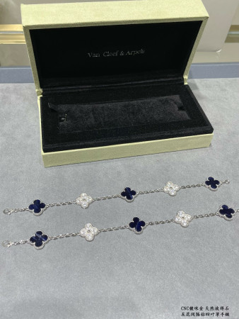 V*N CL*F & arpels natural peter stone interval drilling five-flower four-leaf clover bracelet(no refund or exchange)