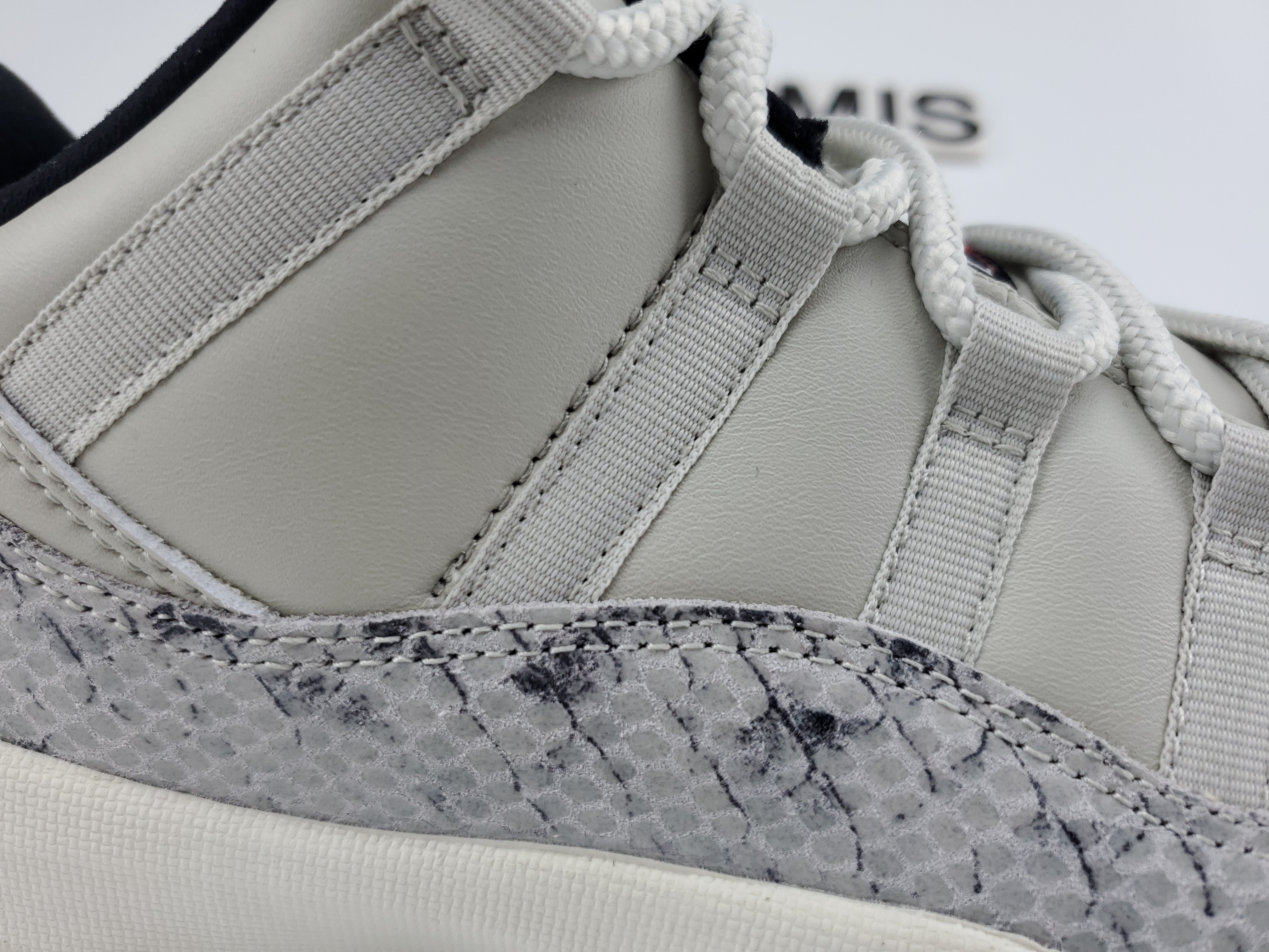 Air Jordan 11 Retro Low Snake Light Bone