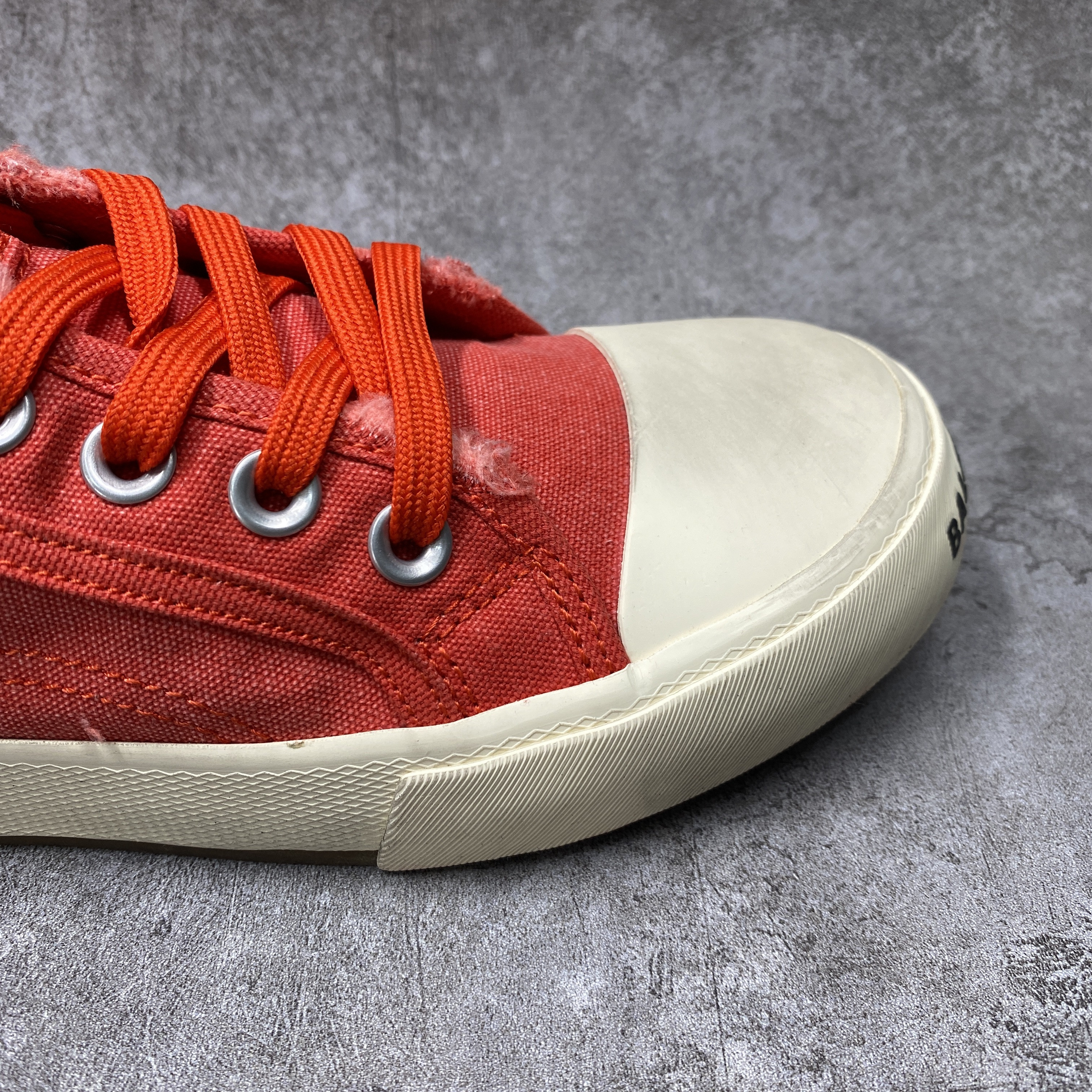 PARIS HIGH TOP SNEAKER IN RED