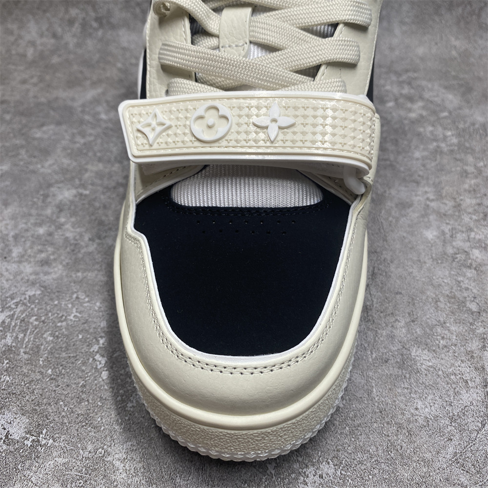UA LV Trainer Sneaker