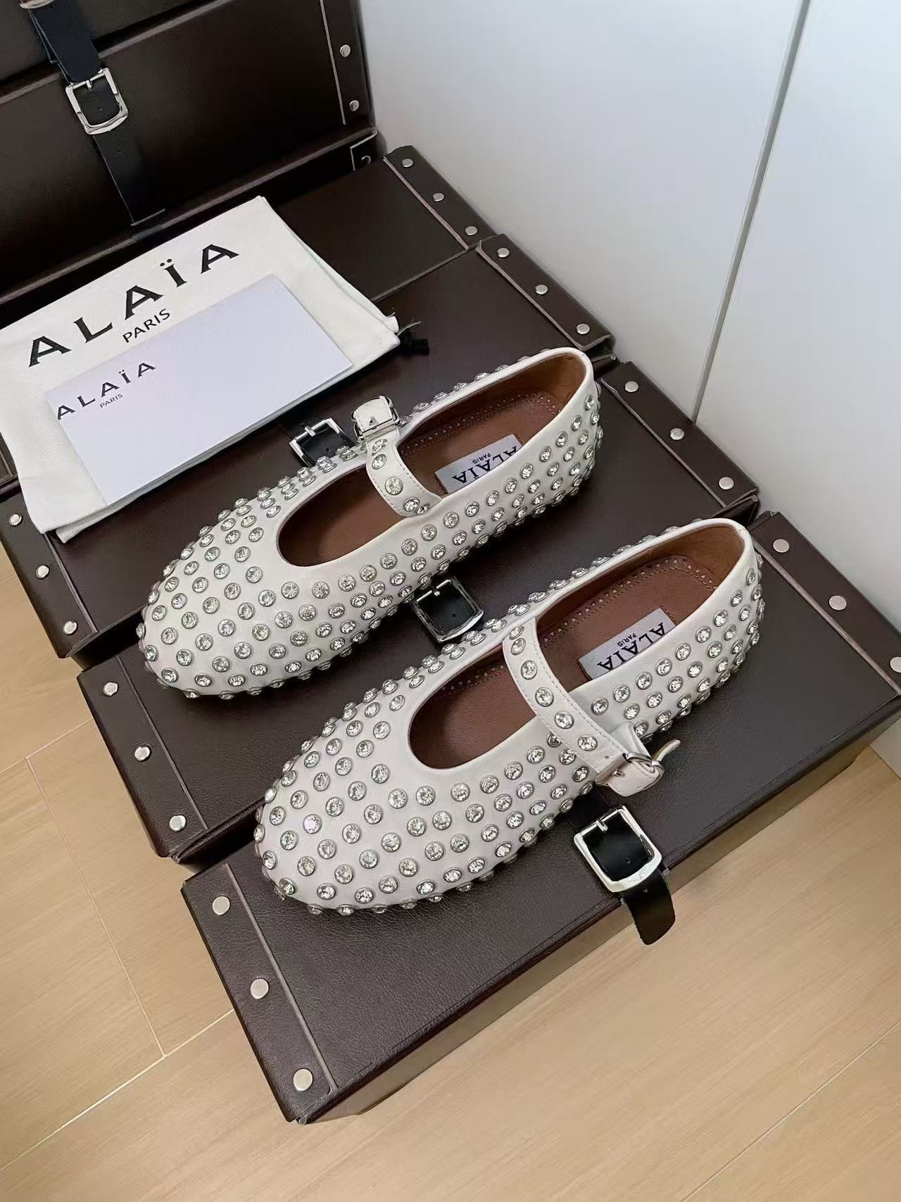 UA ALAÏA STRASS BALLET FLATS