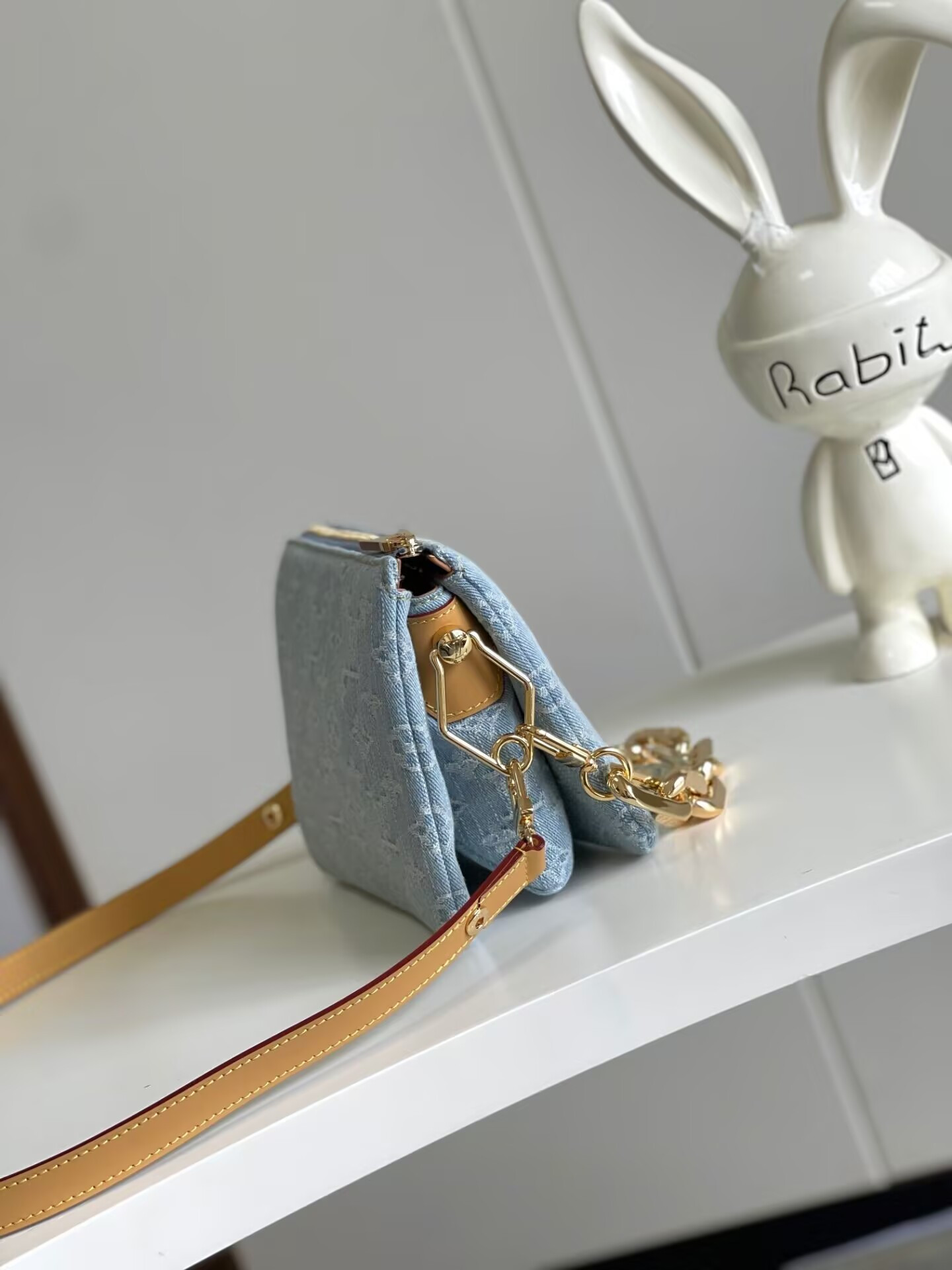 LV Coussin BB M11401 21x16x 7cm