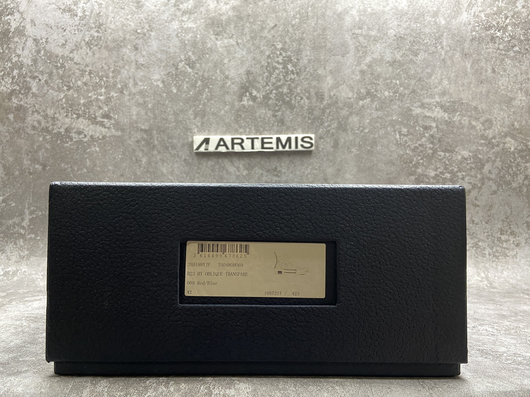 D*or b23 high top daniel asham newspaper