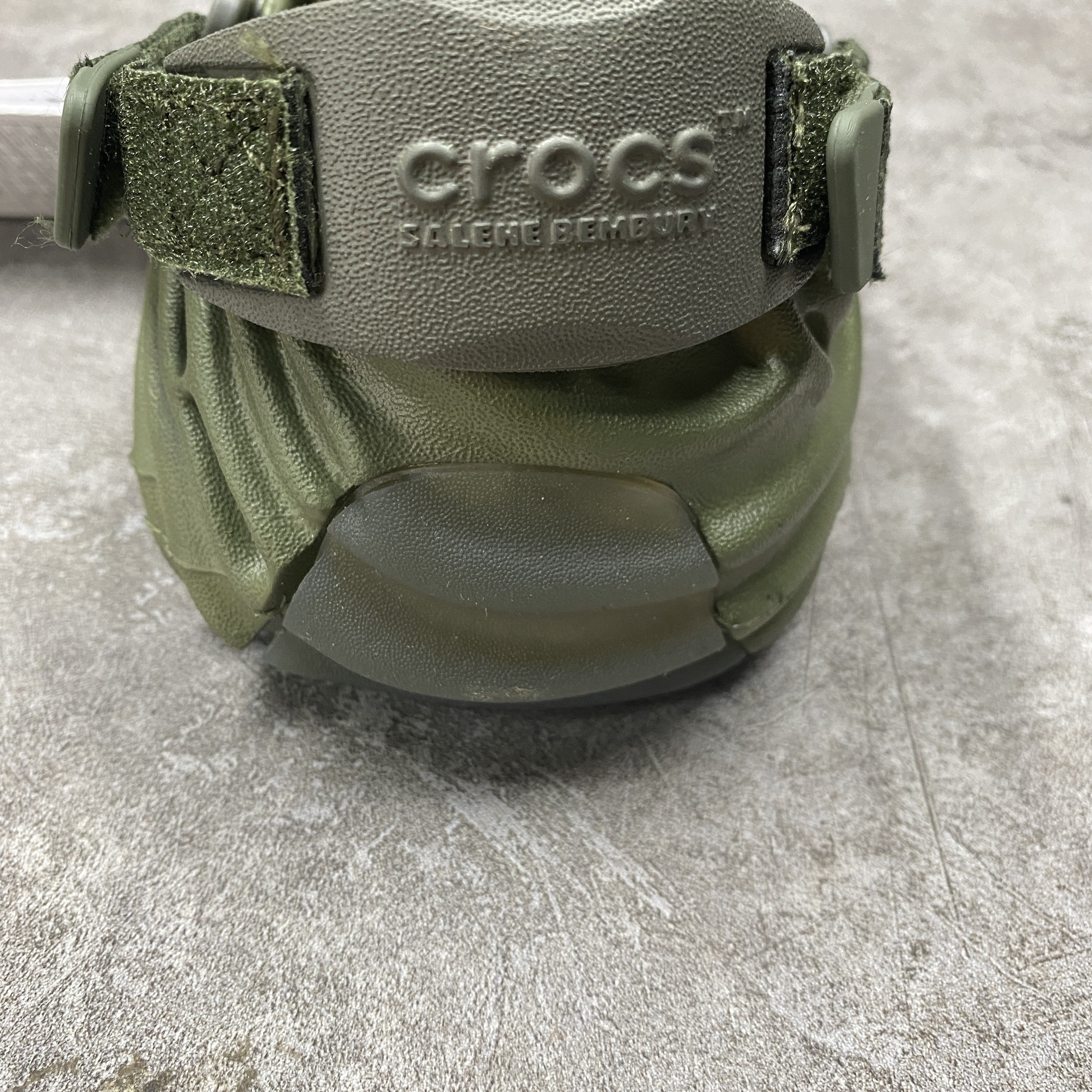 Cr*0*s pollex clog by salehe bembury cucumber