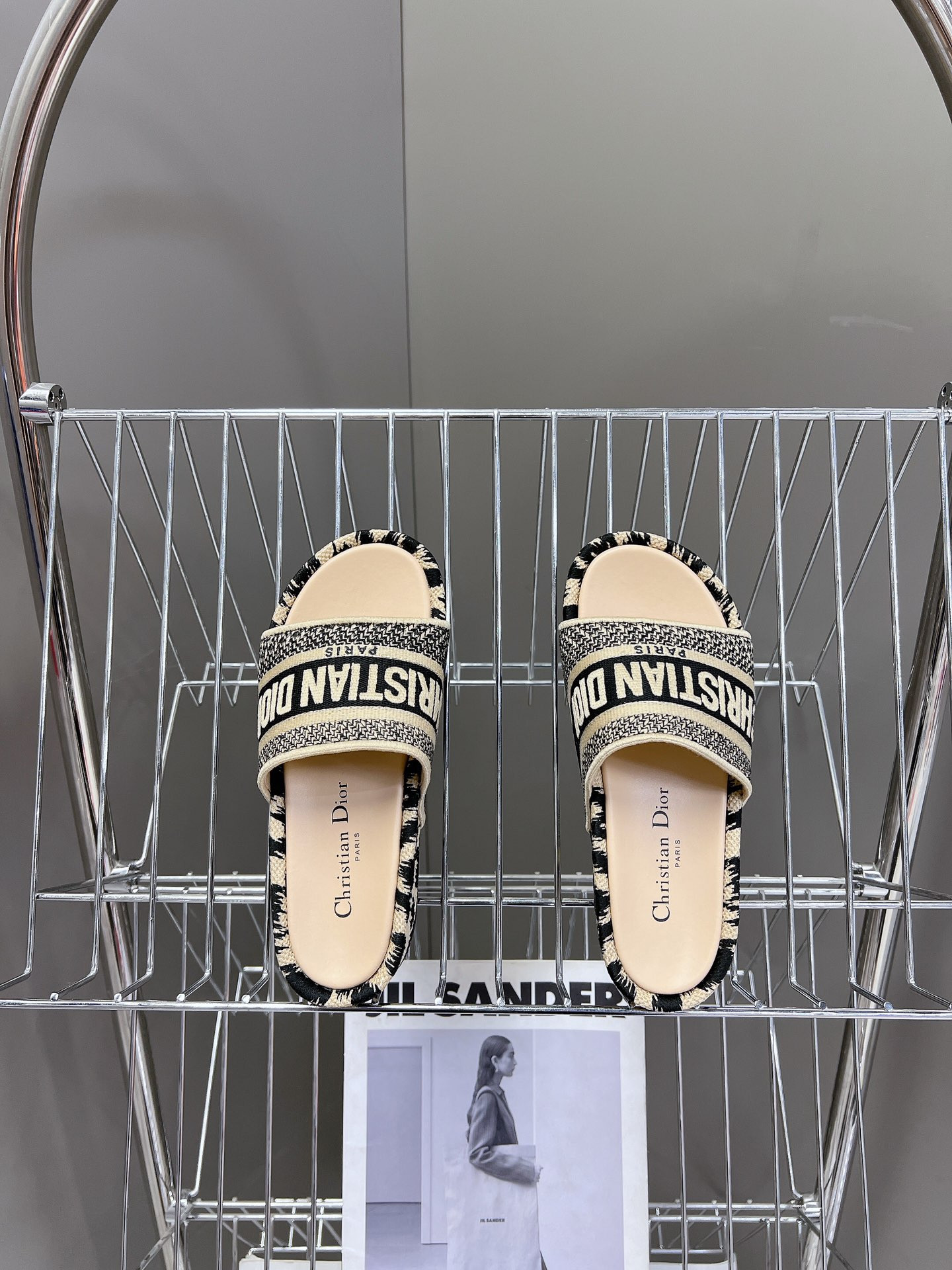 ua D*or platform sandals