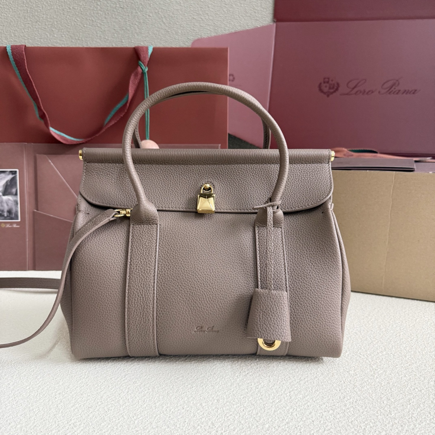 L**o p*ana loom l25 calfskin 25x18x12.5cm